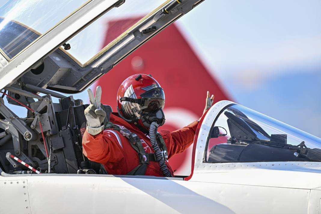 Türk Yıldızları’ndan 30 Ağustos’ta Anıtkabir’de saygı uçuşu - Resim: 14